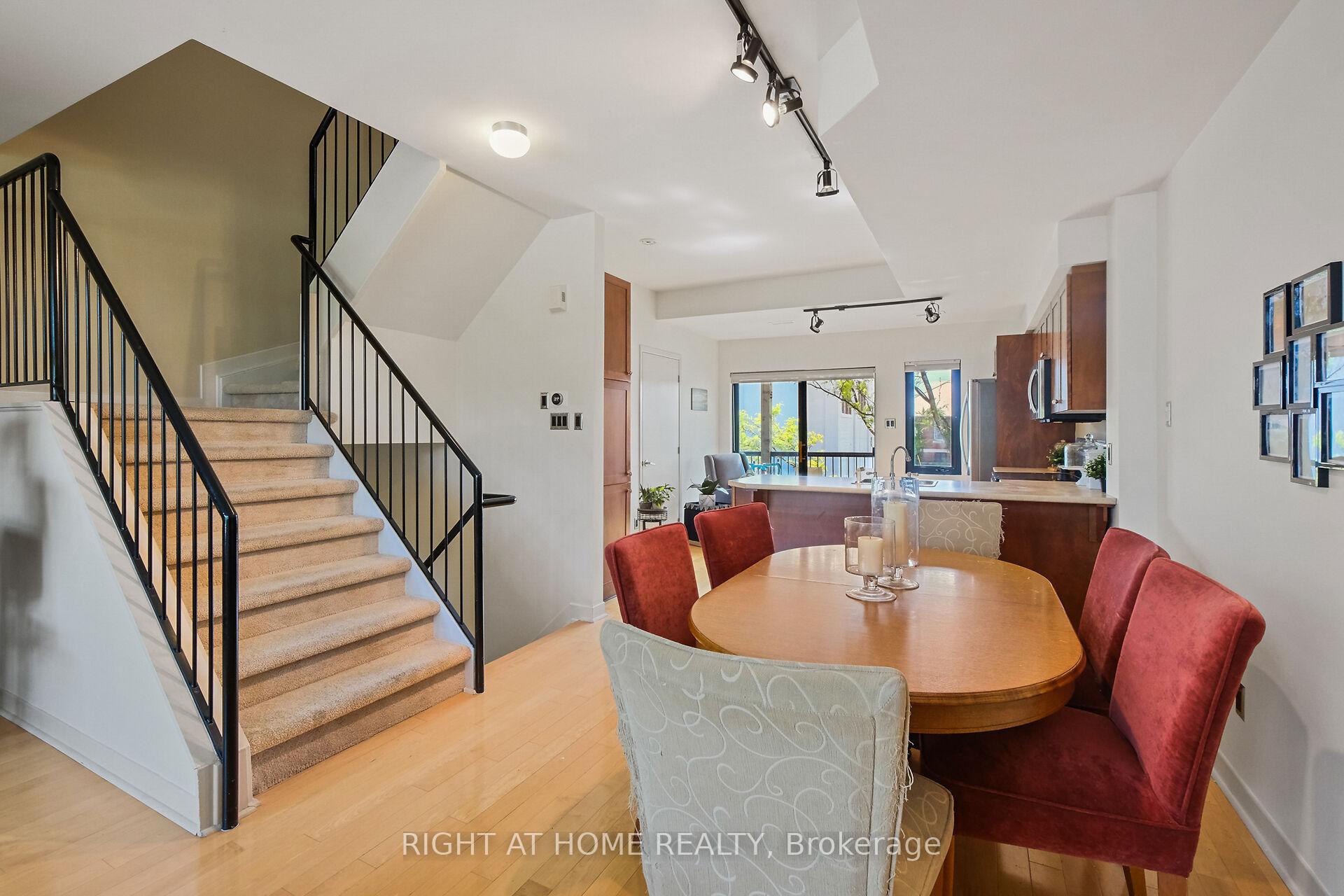 Photo 4 of 19 Tuscan Private, Ottawa, West Centre Town — HOMEH