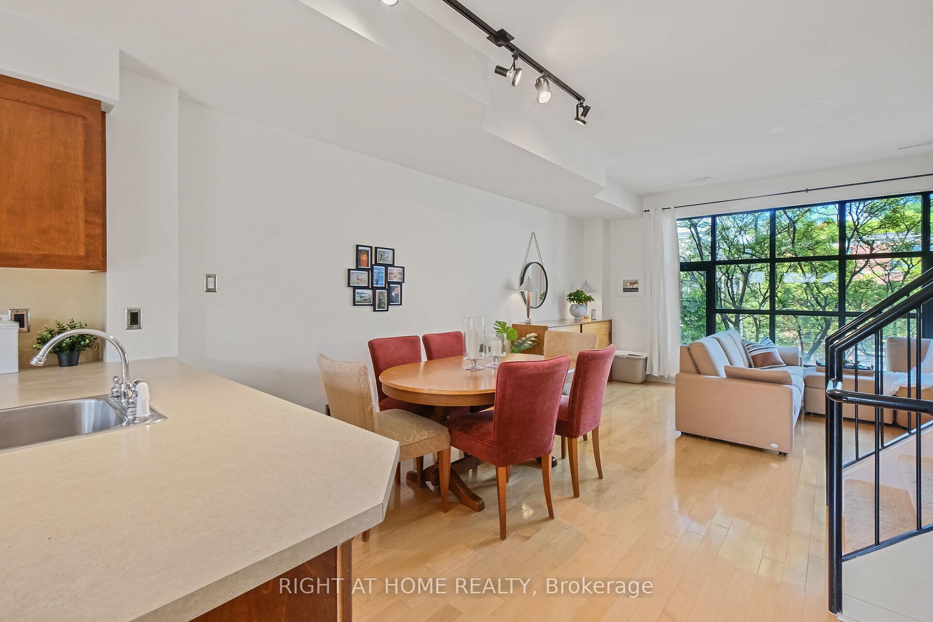 Photo 14 of 19 Tuscan Private, Ottawa, West Centre Town — HOMEH