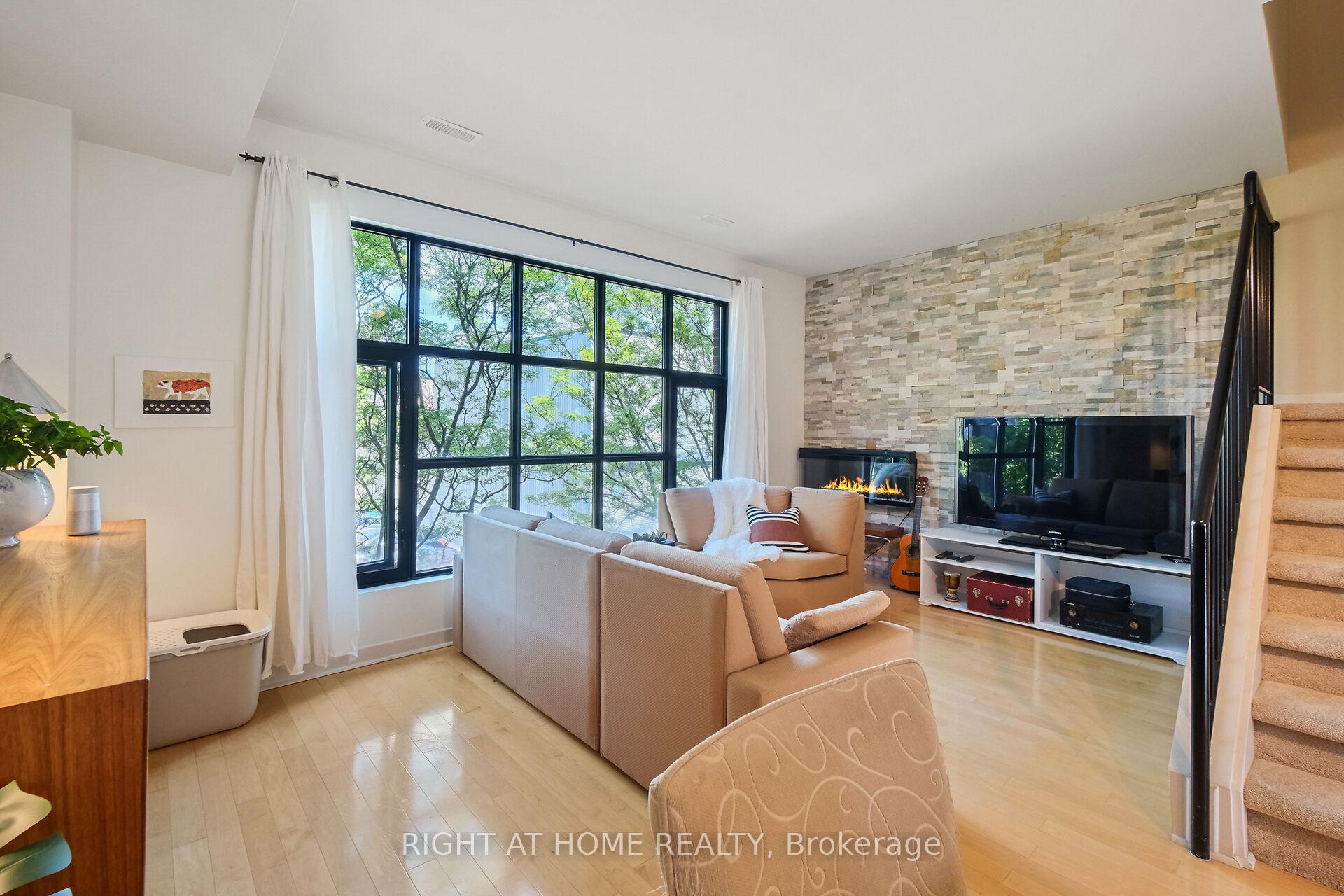 Photo 18 of 19 Tuscan Private, Ottawa, West Centre Town — HOMEH
