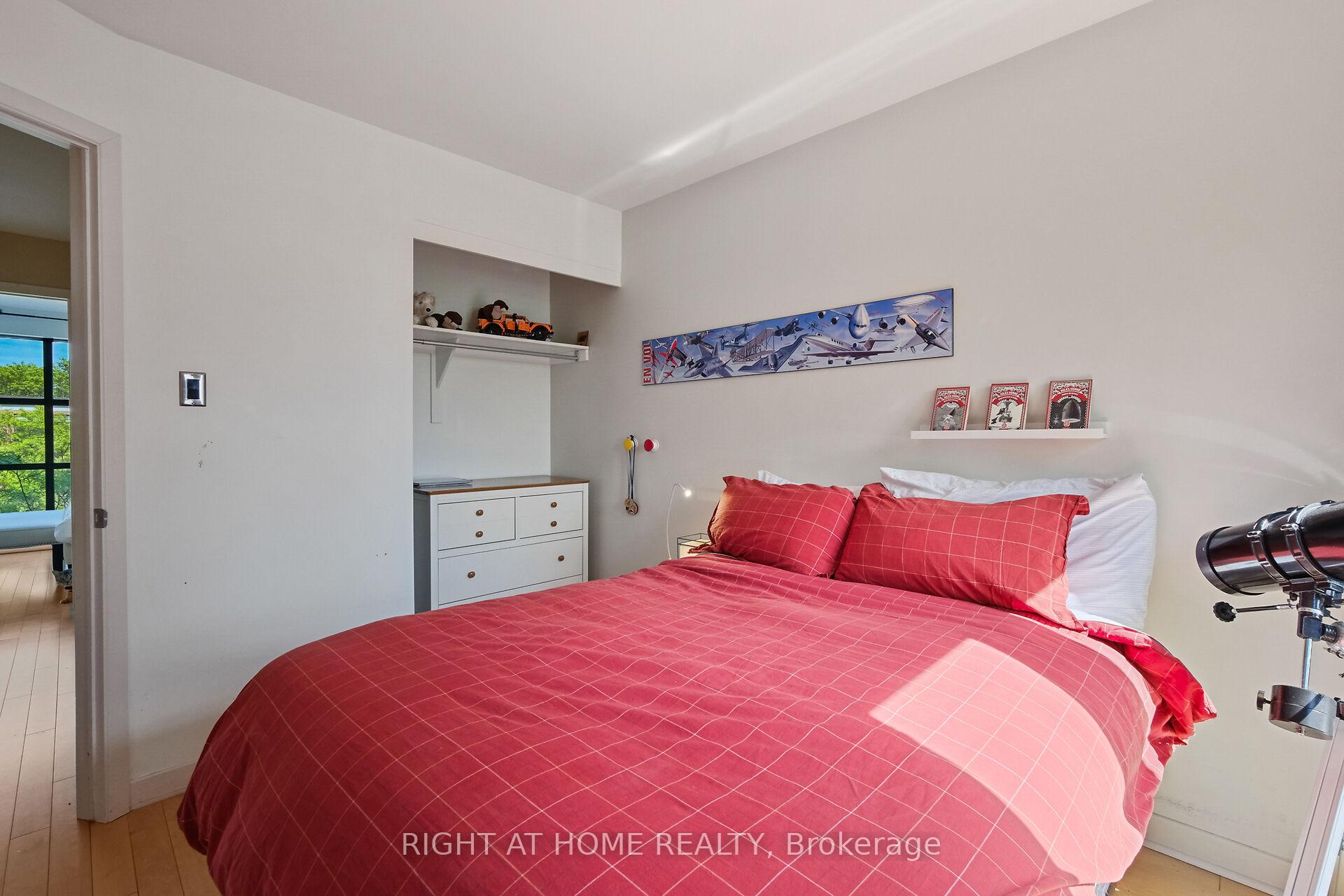 Photo 33 of 19 Tuscan Private, Ottawa, West Centre Town — HOMEH