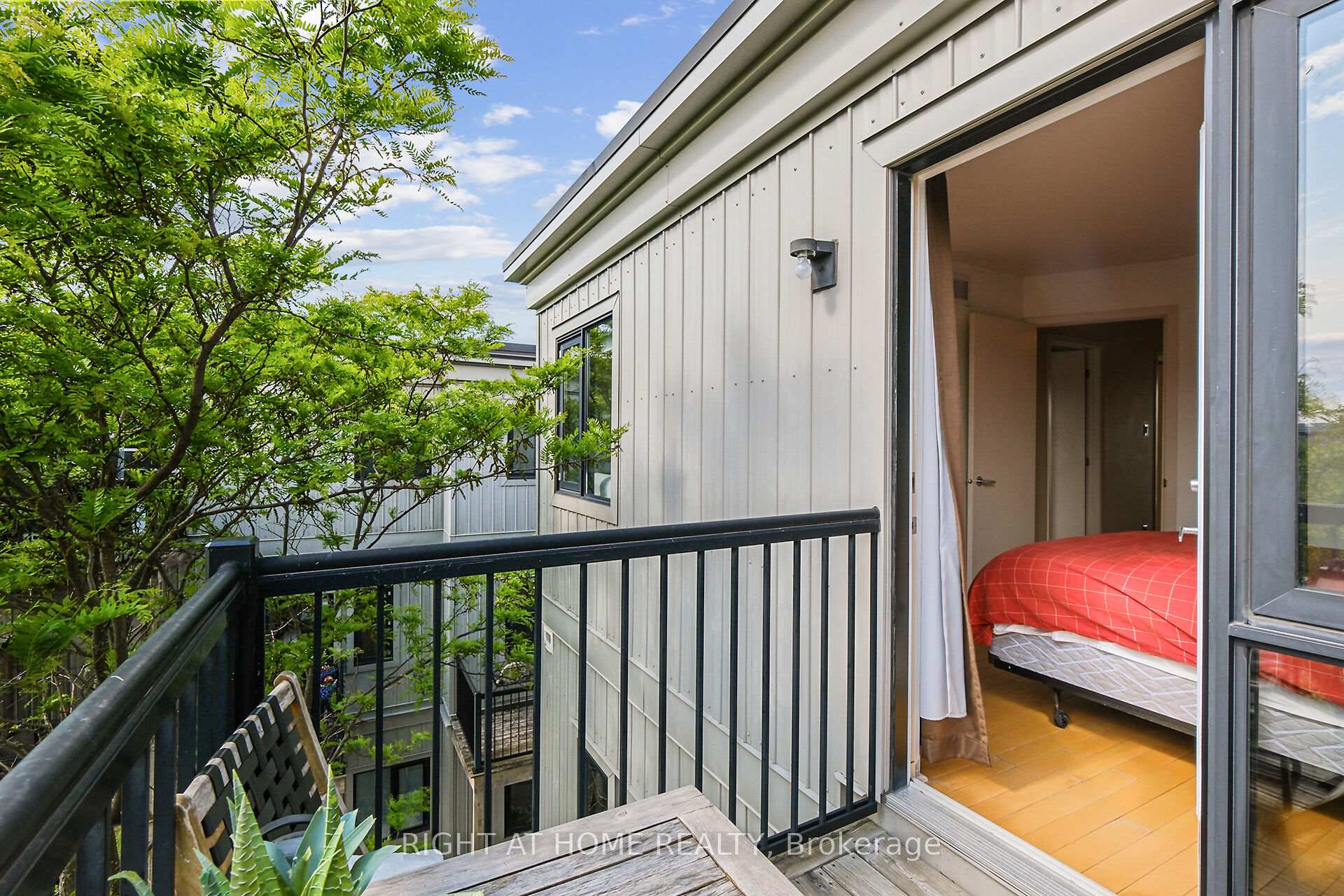 Photo 34 of 19 Tuscan Private, Ottawa, West Centre Town — HOMEH