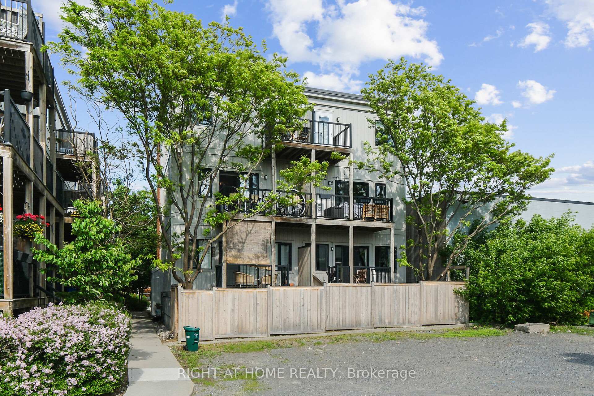 Photo 40 of 19 Tuscan Private, Ottawa, West Centre Town — HOMEH