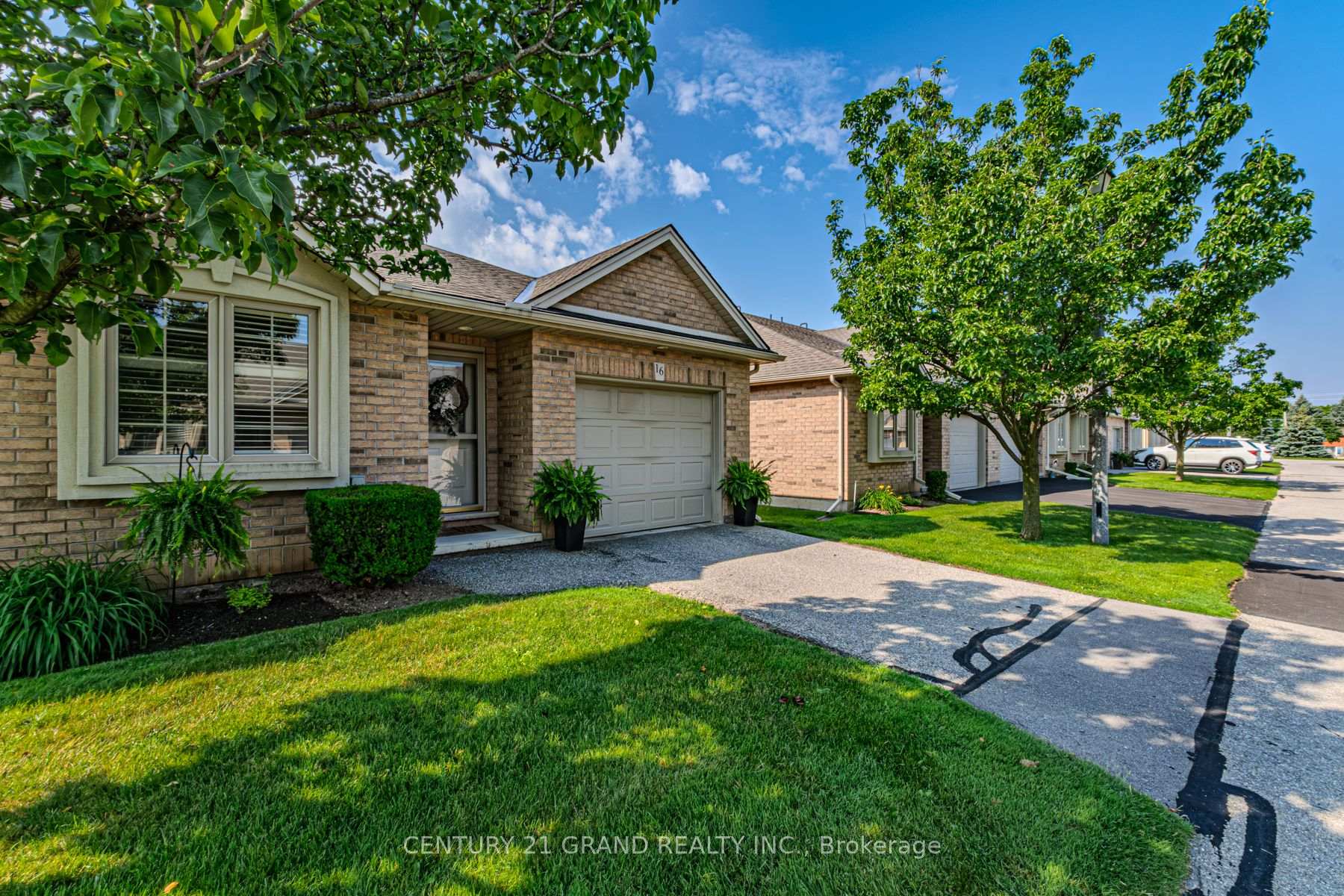 Photo 3 of Unit 16, 385 Park Road N, Brant, Brantford Twp — HOMEH