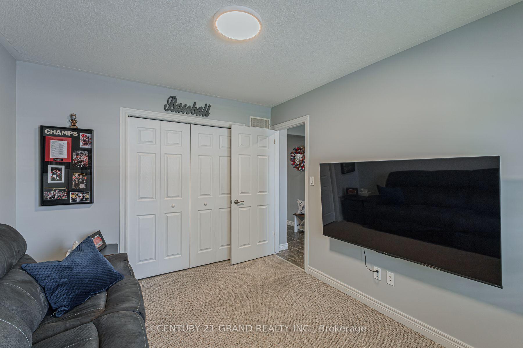 Photo 8 of Unit 16, 385 Park Road N, Brant, Brantford Twp — HOMEH