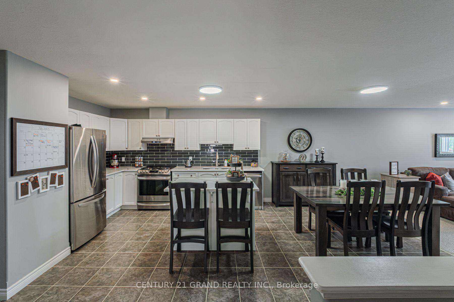 Photo 10 of Unit 16, 385 Park Road N, Brant, Brantford Twp — HOMEH
