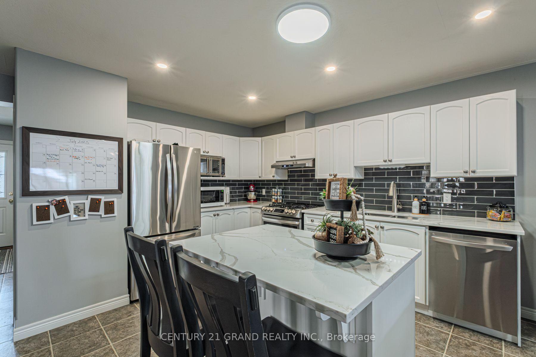 Photo 11 of Unit 16, 385 Park Road N, Brant, Brantford Twp — HOMEH