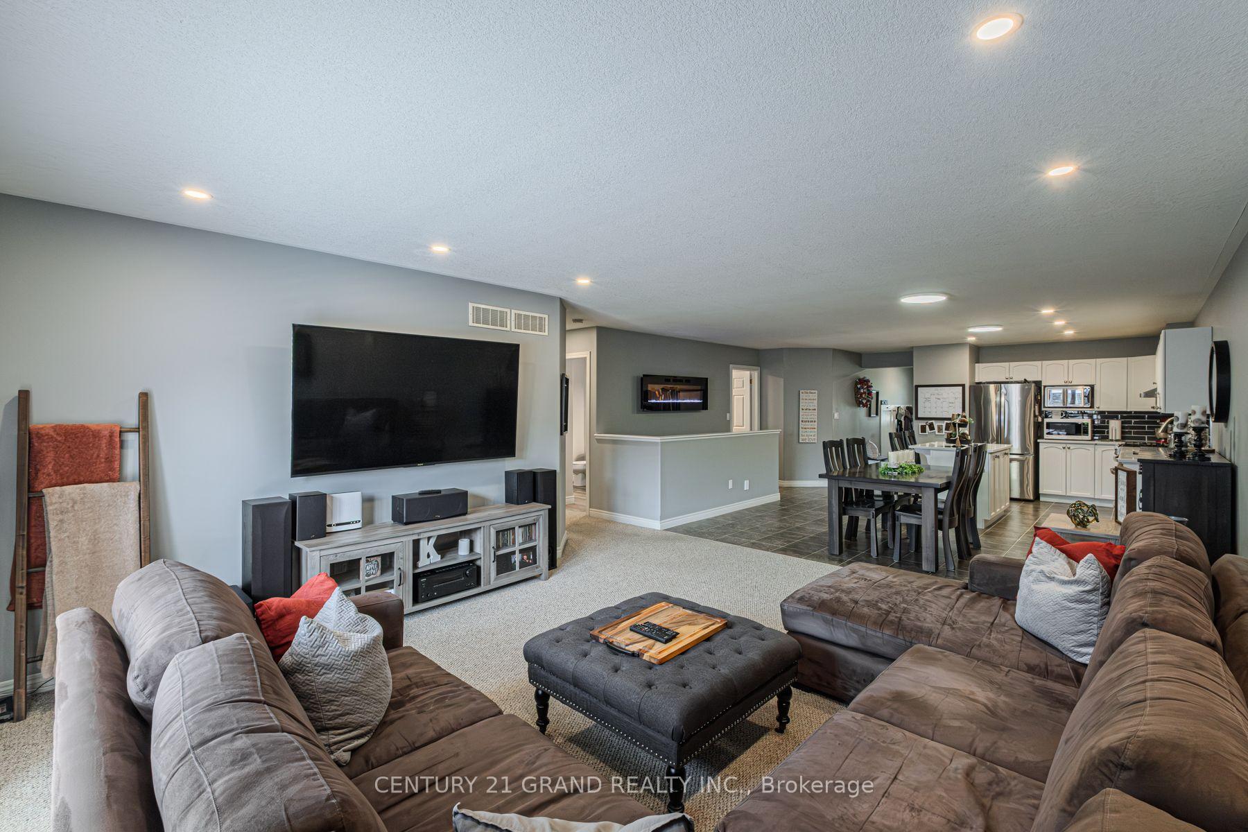 Photo 17 of Unit 16, 385 Park Road N, Brant, Brantford Twp — HOMEH
