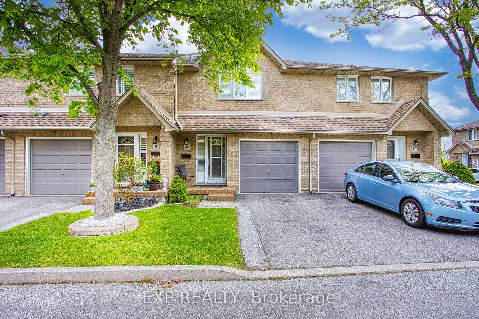 Photo 2 of Unit 9, 100 Vineberg Drive, Hamilton, Allison — HOMEH