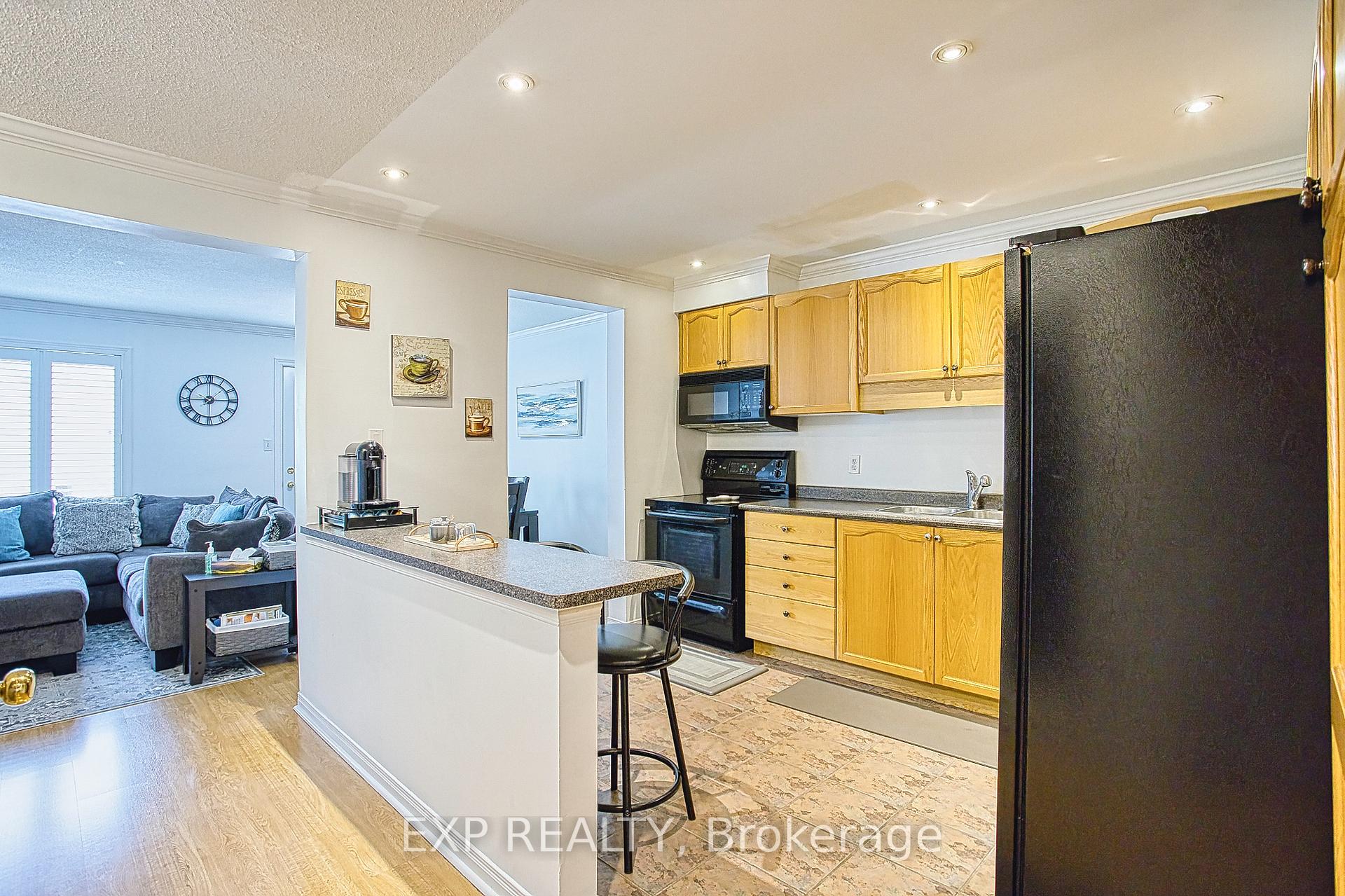 Photo 9 of Unit 9, 100 Vineberg Drive, Hamilton, Allison — HOMEH