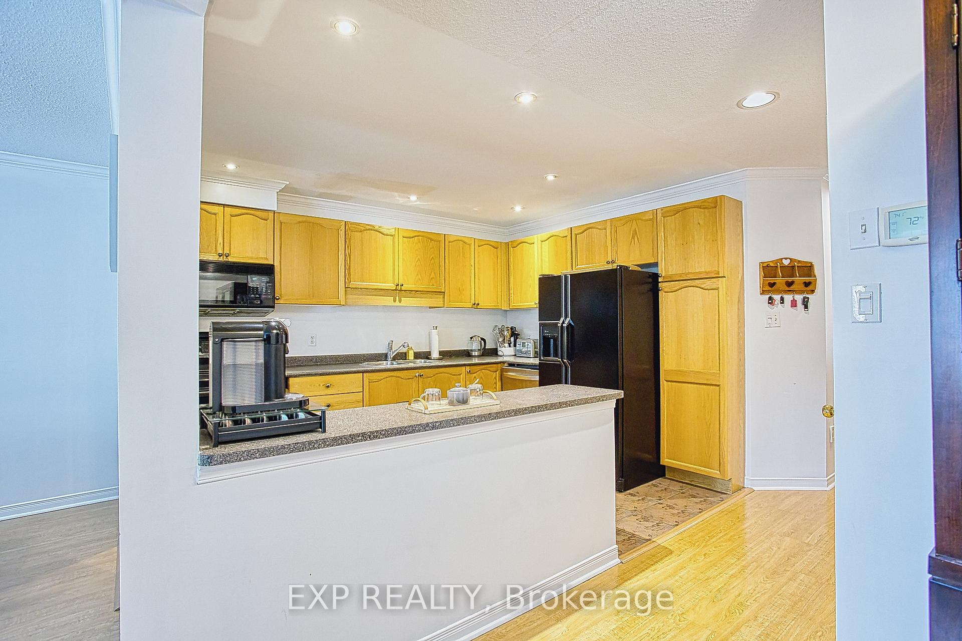 Photo 10 of Unit 9, 100 Vineberg Drive, Hamilton, Allison — HOMEH