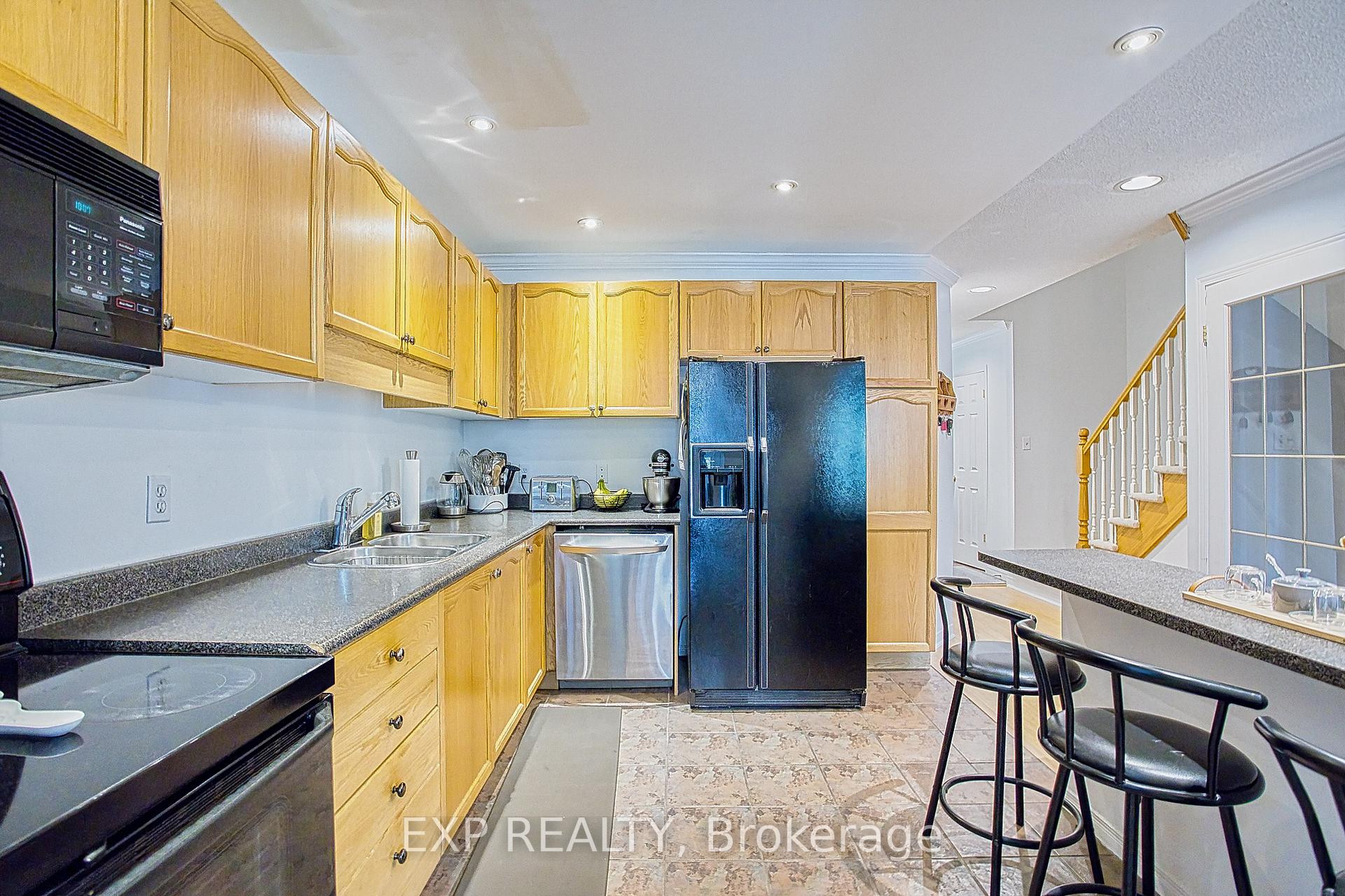 Photo 11 of Unit 9, 100 Vineberg Drive, Hamilton, Allison — HOMEH