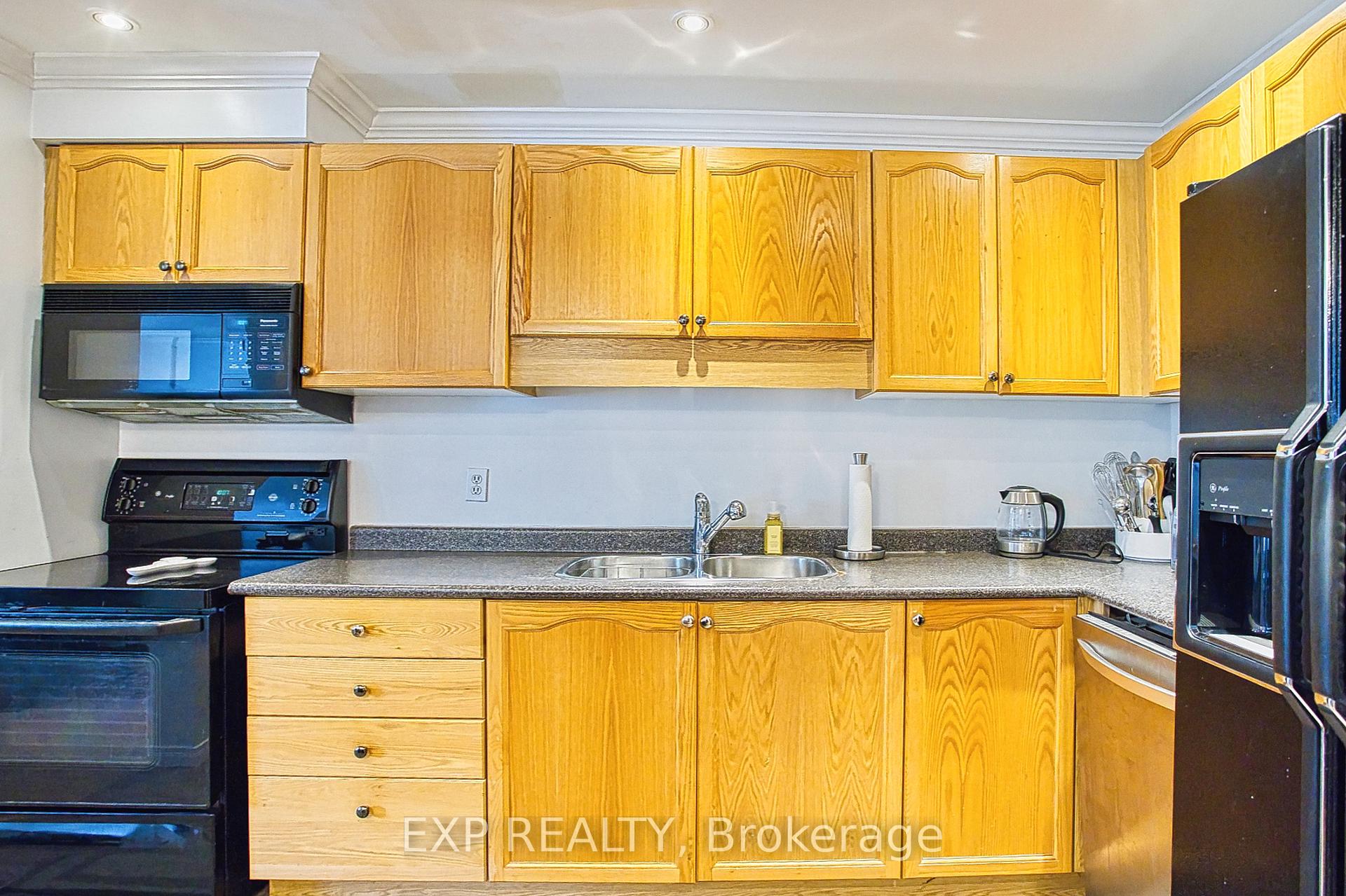 Photo 12 of Unit 9, 100 Vineberg Drive, Hamilton, Allison — HOMEH