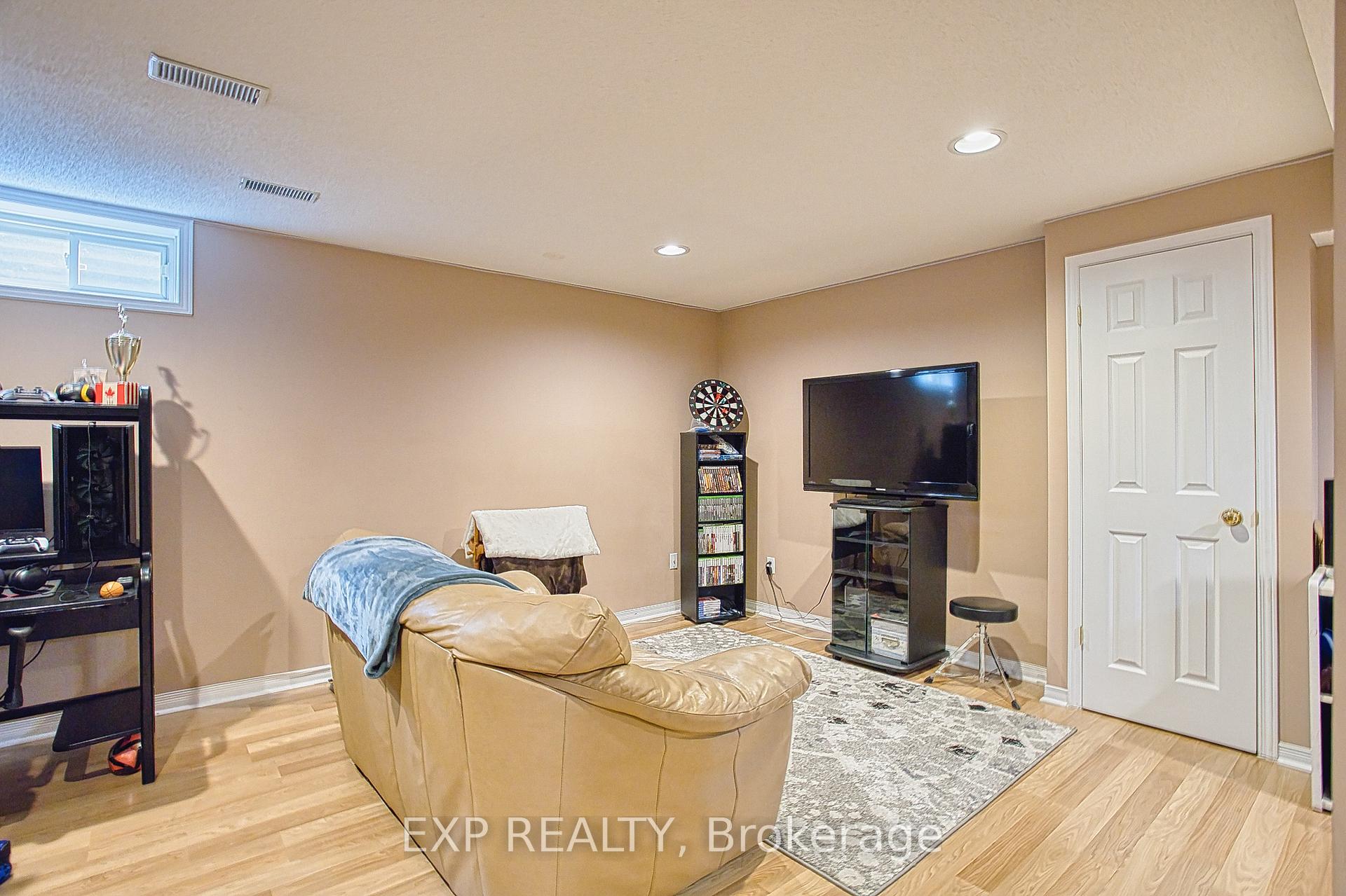 Photo 28 of Unit 9, 100 Vineberg Drive, Hamilton, Allison — HOMEH