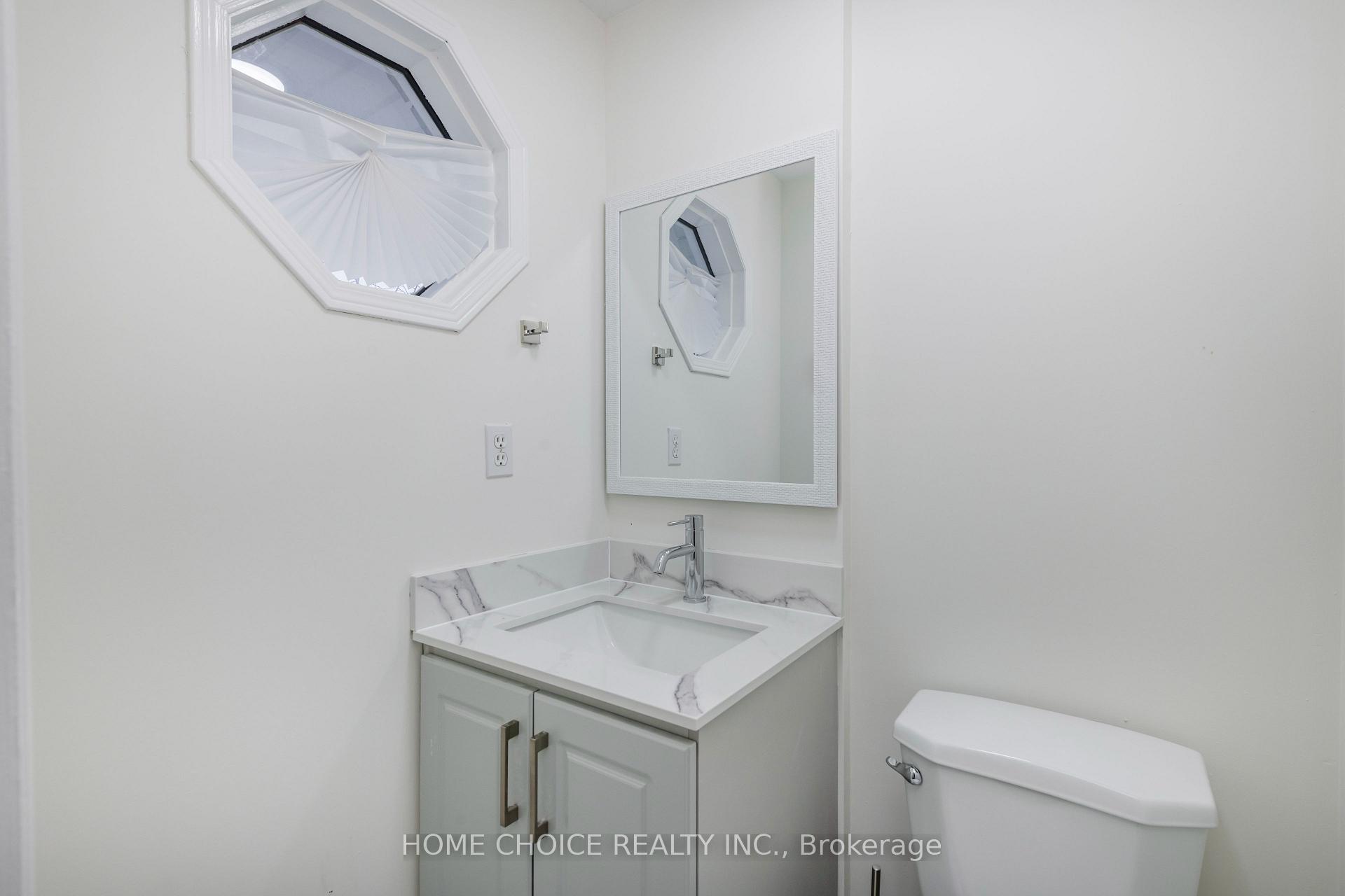 Photo 3 of 17 Orok Lane, Barrie, Grove East — HOMEH