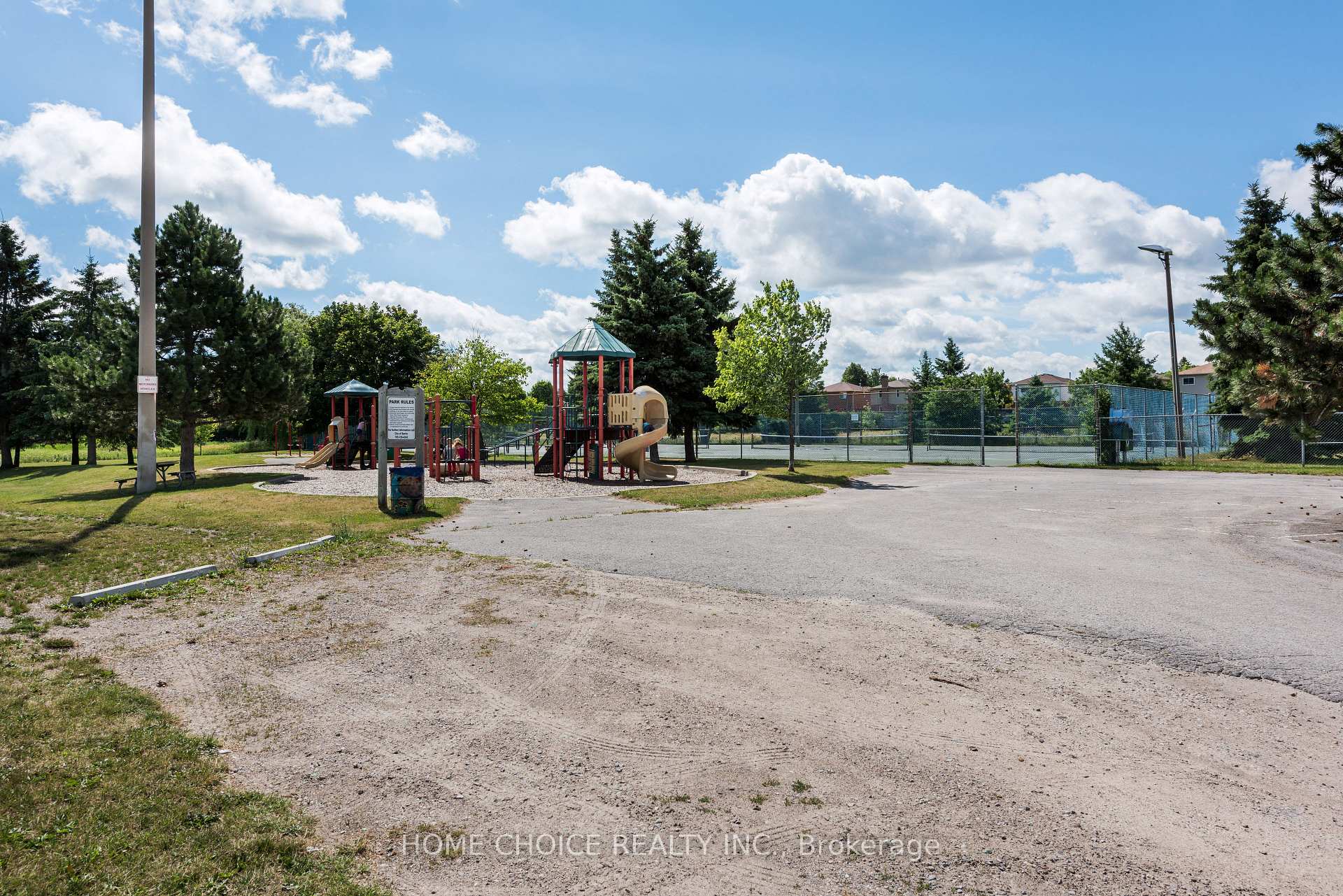 Photo 32 of 17 Orok Lane, Barrie, Grove East — HOMEH