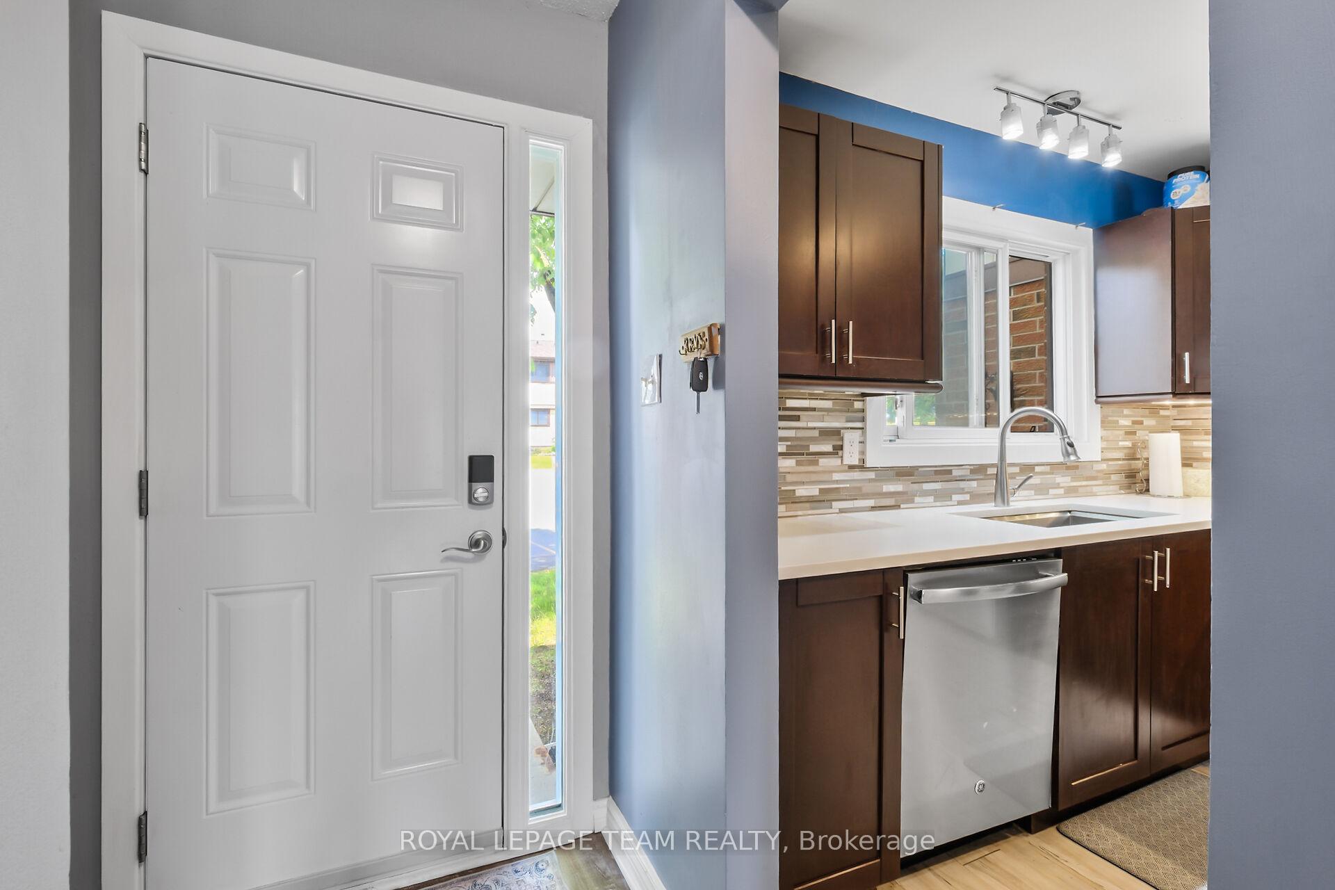 Photo 6 of Unit C, 65 Foxfield Drive, Ottawa, Barrhaven - Knollsbrook — HOMEH