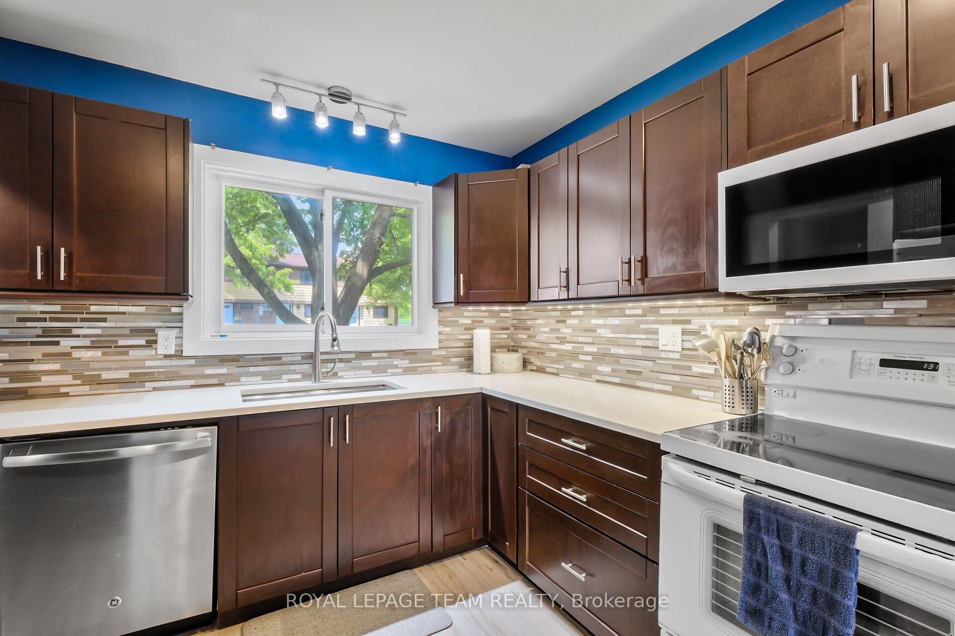 Photo 8 of Unit C, 65 Foxfield Drive, Ottawa, Barrhaven - Knollsbrook — HOMEH
