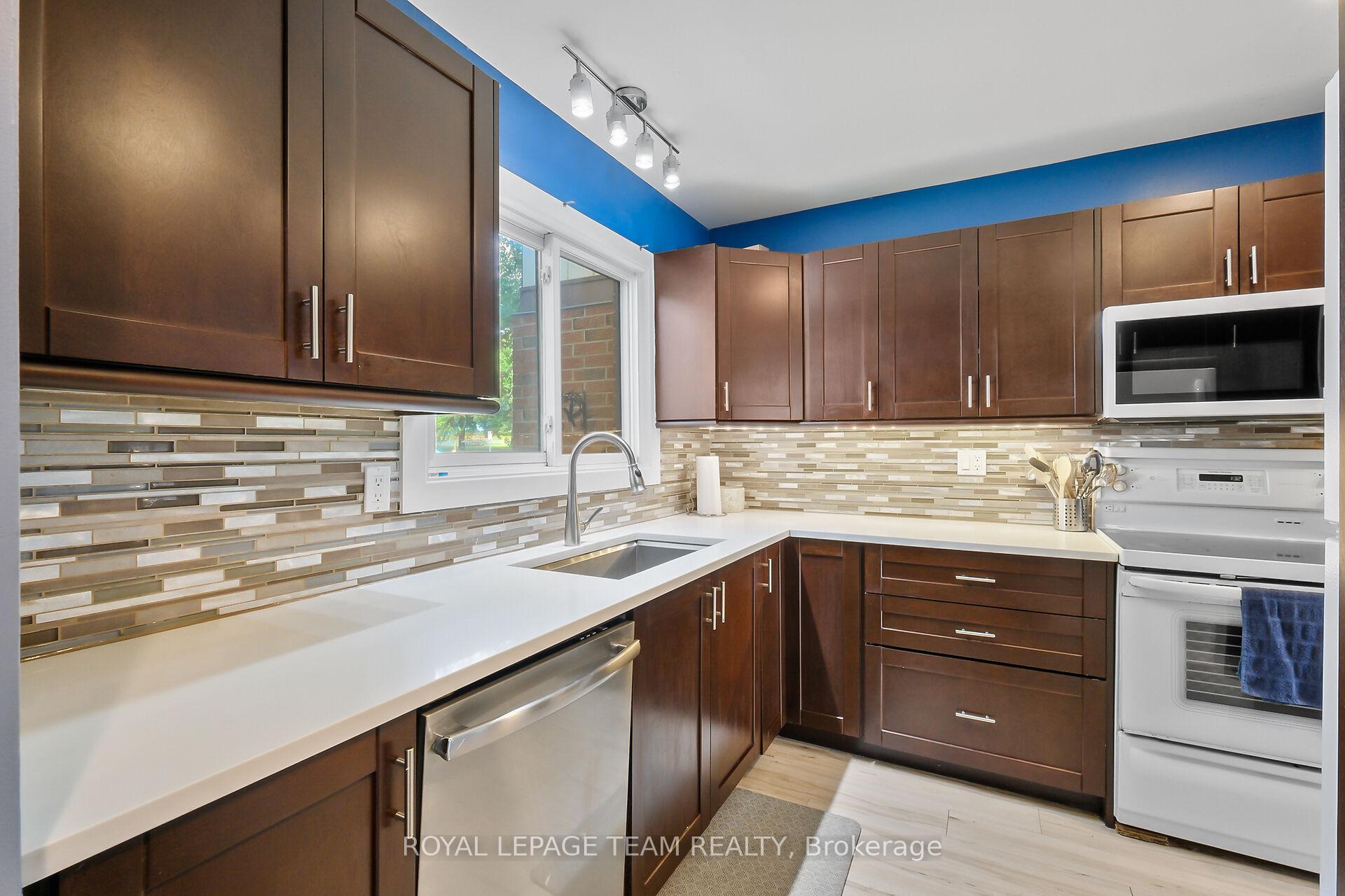 Photo 10 of Unit C, 65 Foxfield Drive, Ottawa, Barrhaven - Knollsbrook — HOMEH