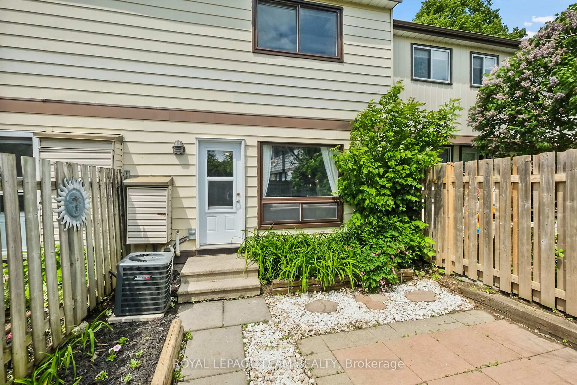 Photo 35 of Unit C, 65 Foxfield Drive, Ottawa, Barrhaven - Knollsbrook — HOMEH
