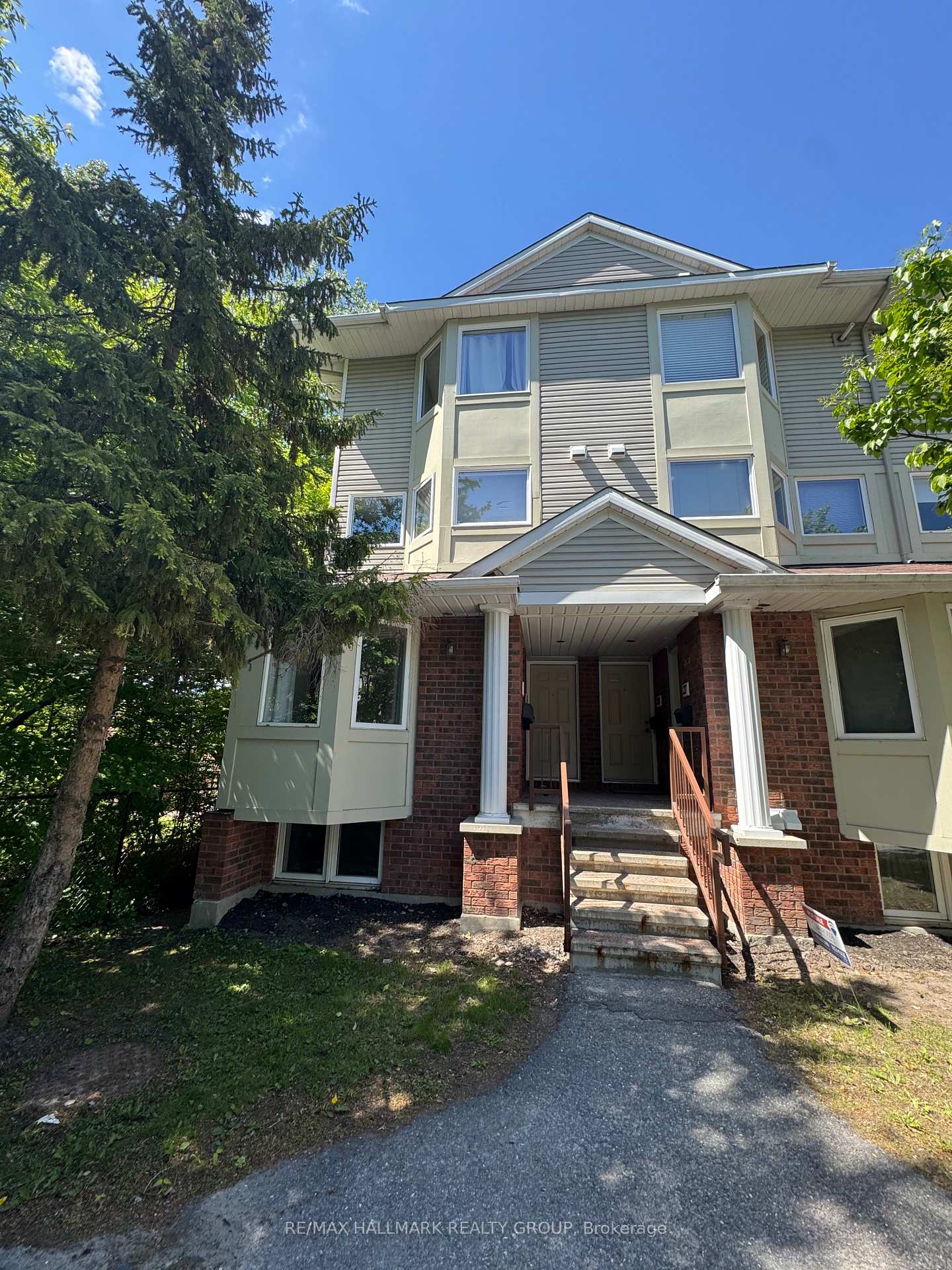 Front of Unit 25, 1400 Wildberry Court