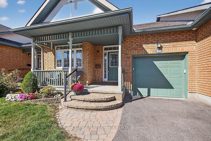 Photo 1 of 40 Briardale Crescent, Ottawa, City View/Skyline/Fisher Heights/Parkwood Hills — HOMEH