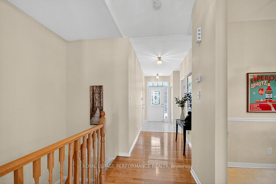 Photo 4 of 40 Briardale Crescent, Ottawa, City View/Skyline/Fisher Heights/Parkwood Hills — HOMEH