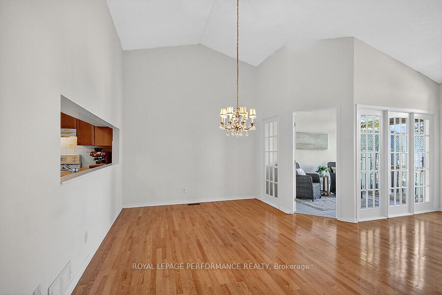 Photo 15 of 40 Briardale Crescent, Ottawa, City View/Skyline/Fisher Heights/Parkwood Hills — HOMEH