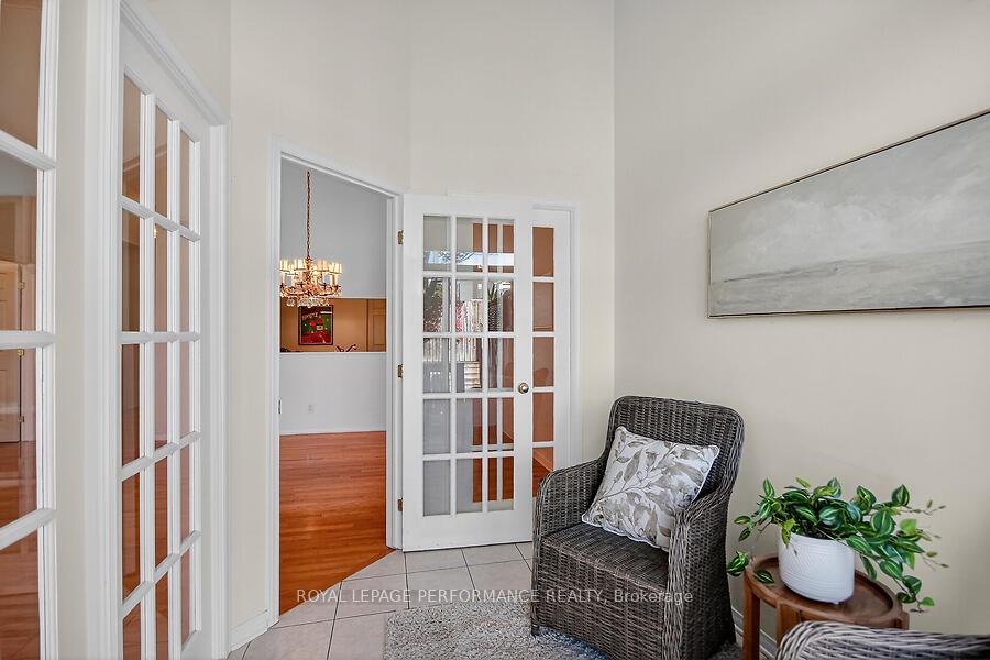 Photo 18 of 40 Briardale Crescent, Ottawa, City View/Skyline/Fisher Heights/Parkwood Hills — HOMEH