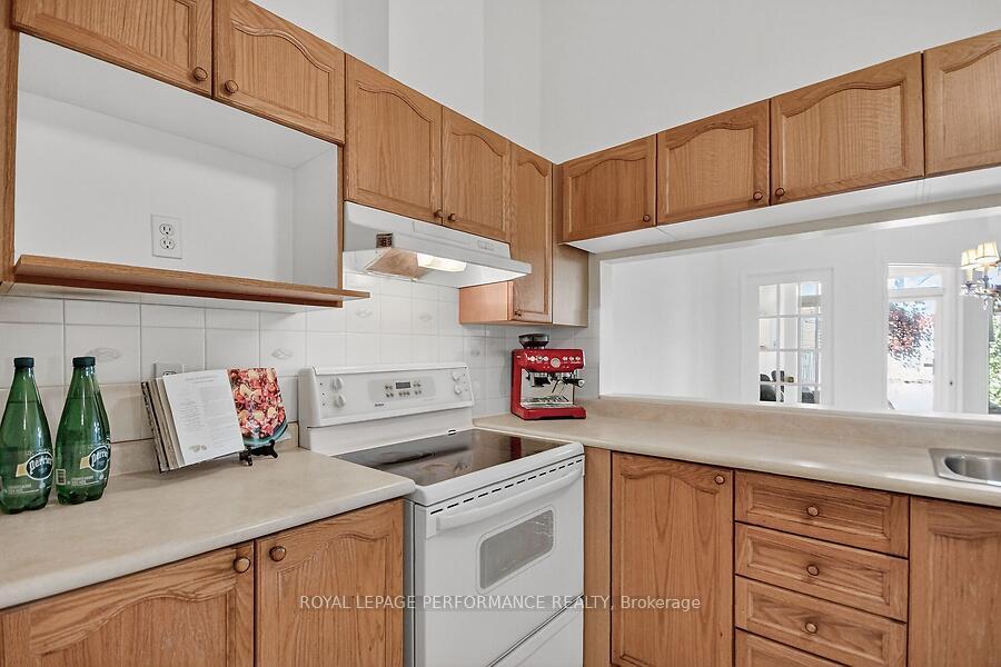 Photo 19 of 40 Briardale Crescent, Ottawa, City View/Skyline/Fisher Heights/Parkwood Hills — HOMEH