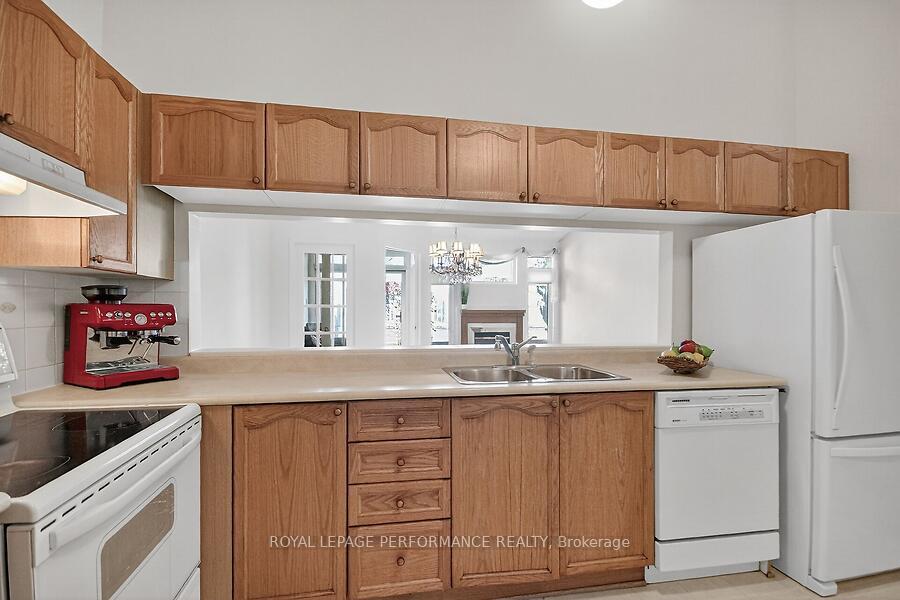 Photo 22 of 40 Briardale Crescent, Ottawa, City View/Skyline/Fisher Heights/Parkwood Hills — HOMEH