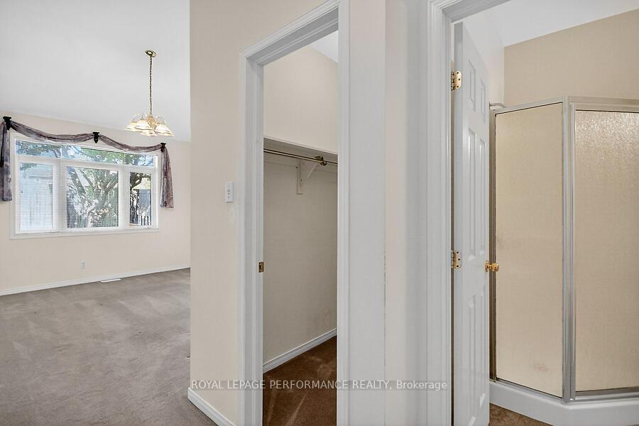 Photo 26 of 40 Briardale Crescent, Ottawa, City View/Skyline/Fisher Heights/Parkwood Hills — HOMEH