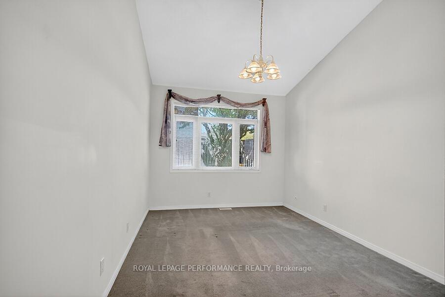 Photo 30 of 40 Briardale Crescent, Ottawa, City View/Skyline/Fisher Heights/Parkwood Hills — HOMEH