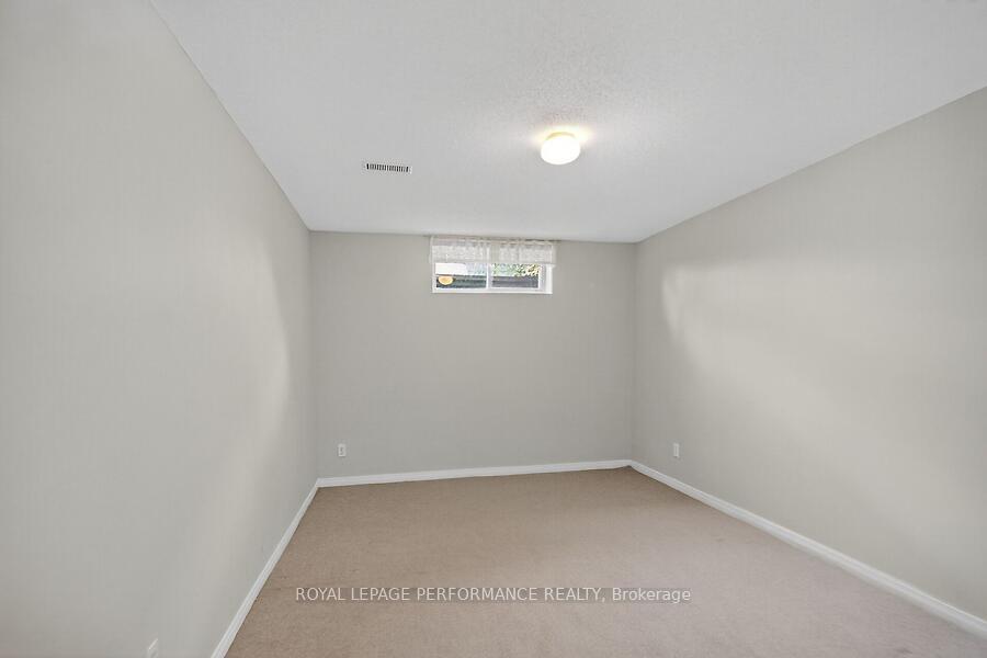 Photo 38 of 40 Briardale Crescent, Ottawa, City View/Skyline/Fisher Heights/Parkwood Hills — HOMEH