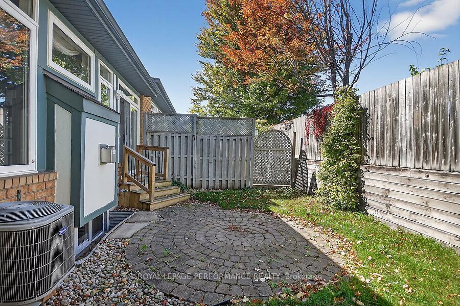 Photo 42 of 40 Briardale Crescent, Ottawa, City View/Skyline/Fisher Heights/Parkwood Hills — HOMEH