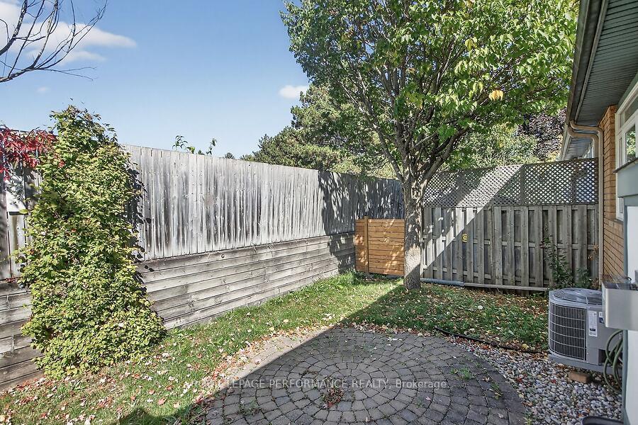 Photo 44 of 40 Briardale Crescent, Ottawa, City View/Skyline/Fisher Heights/Parkwood Hills — HOMEH