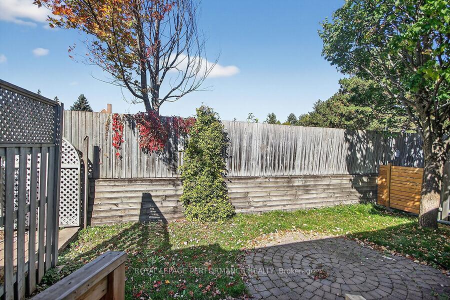 Photo 46 of 40 Briardale Crescent, Ottawa, City View/Skyline/Fisher Heights/Parkwood Hills — HOMEH