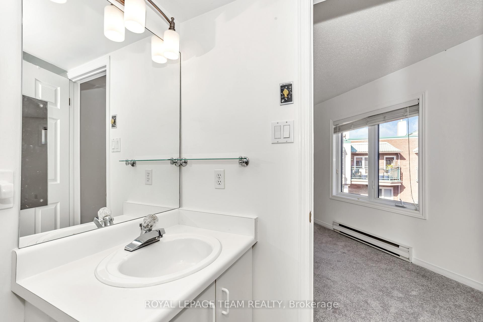 Photo 20 of Unit 404C, 997 North River Road, Ottawa, Overbrook — HOMEH