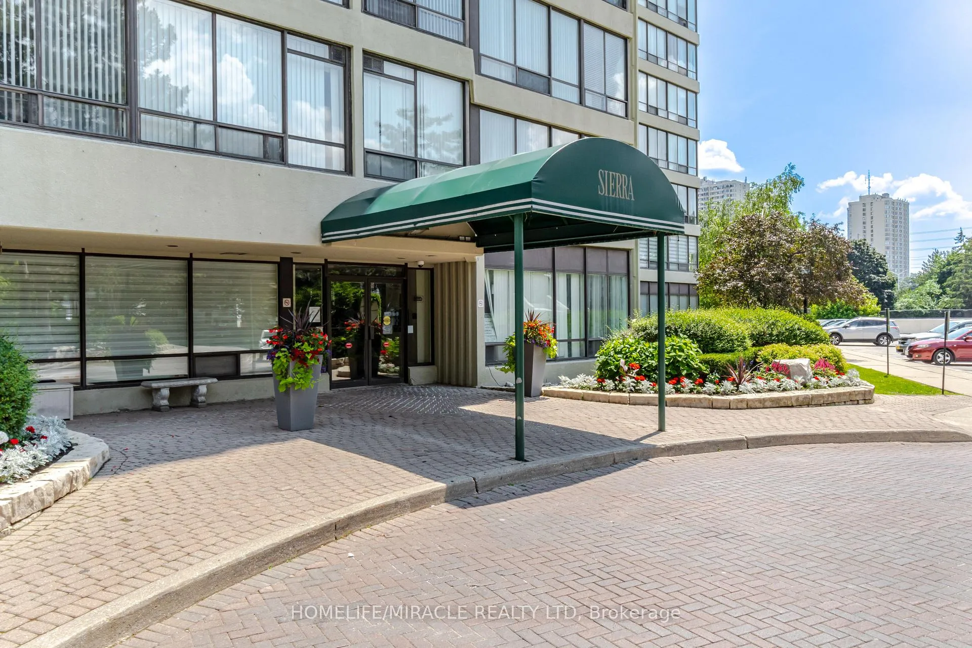 Front of Unit 1705, 26 Hanover Road