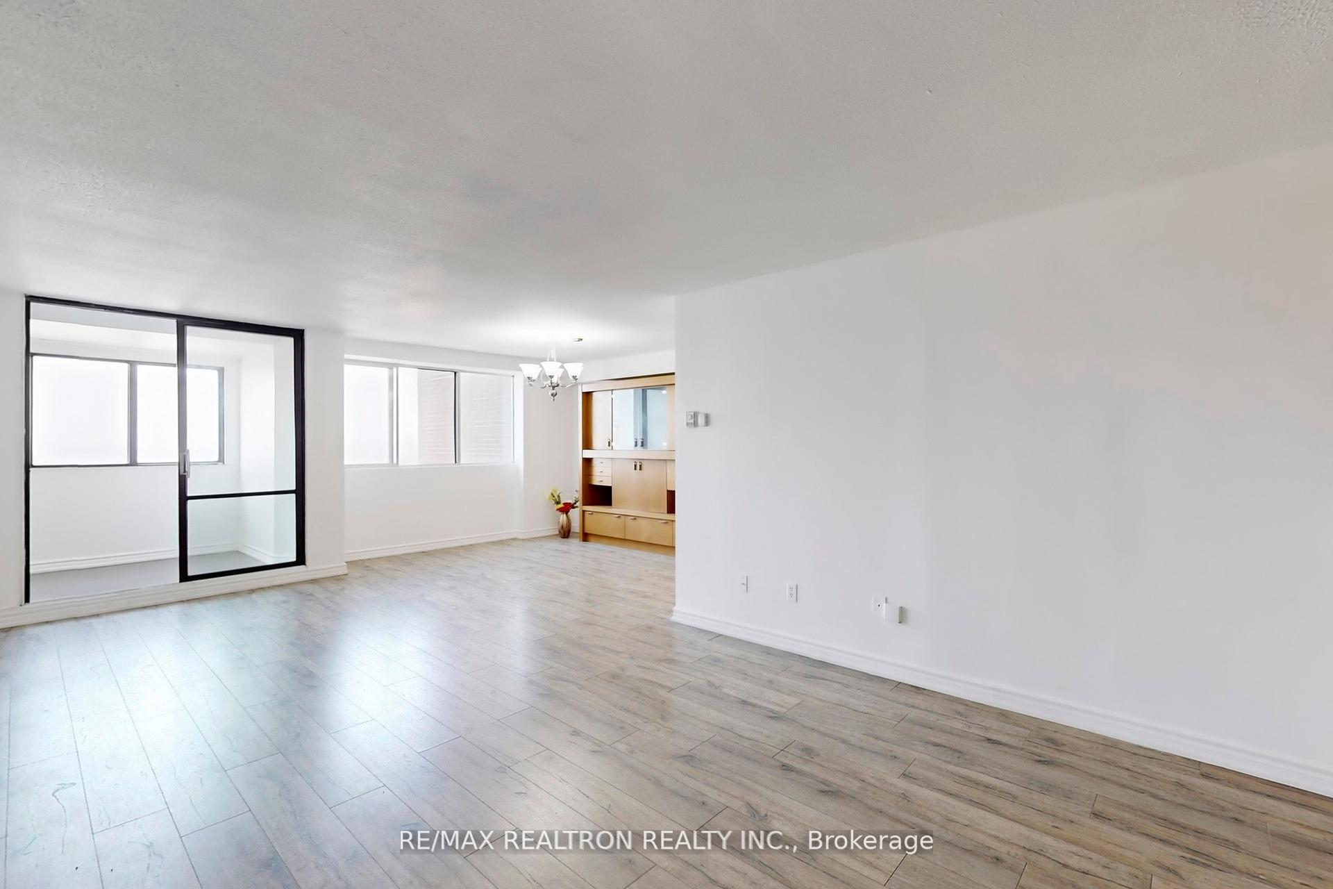 Photo 4 of Unit 3406, 3 Massey Square, Toronto, Crescent Town — HOMEH