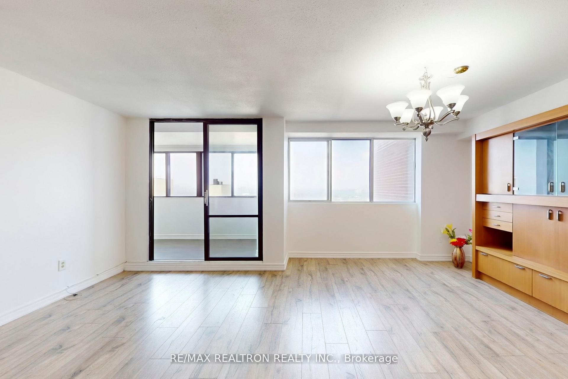 Photo 5 of Unit 3406, 3 Massey Square, Toronto, Crescent Town — HOMEH