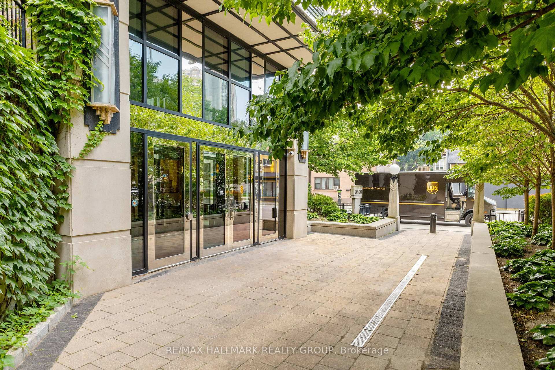 Photo 2 of Unit 504, 245 Kent Street, Ottawa, Ottawa Centre — HOMEH