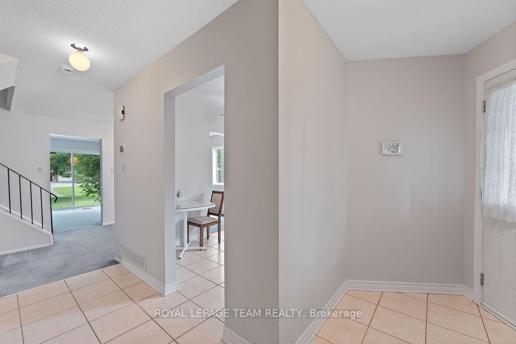 Photo 5 of 1073 Ewing Street, Ottawa, Hunt Club Park — HOMEH