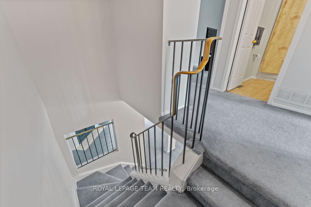 Photo 18 of 1073 Ewing Street, Ottawa, Hunt Club Park — HOMEH