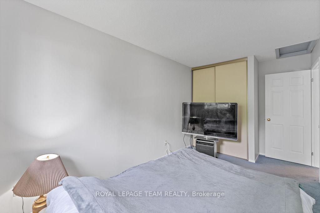 Photo 27 of 1073 Ewing Street, Ottawa, Hunt Club Park — HOMEH