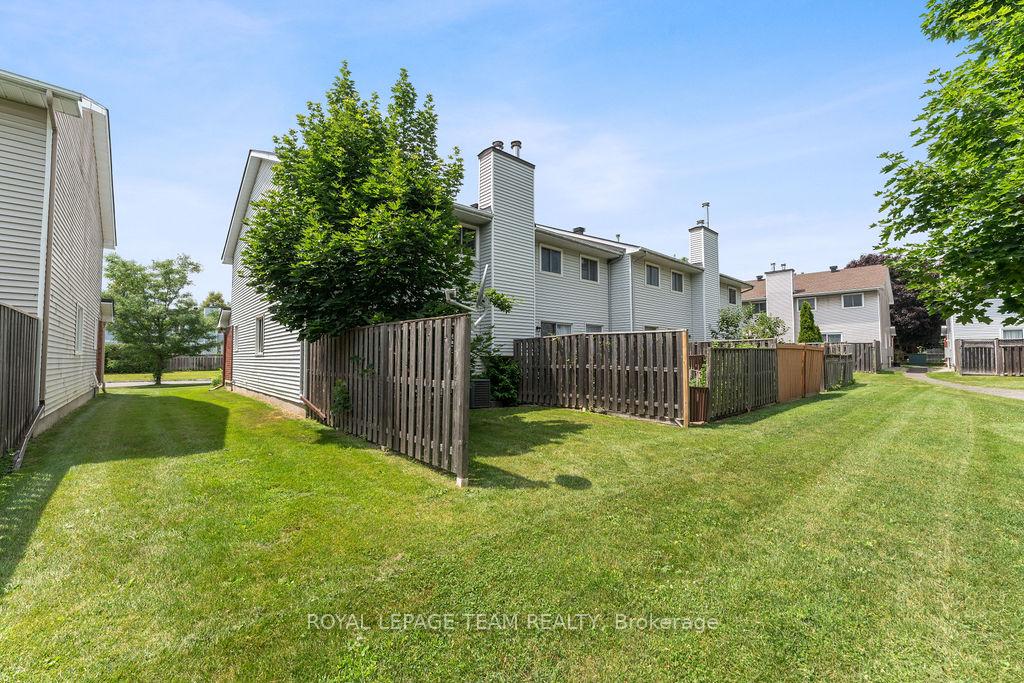 Photo 33 of 1073 Ewing Street, Ottawa, Hunt Club Park — HOMEH