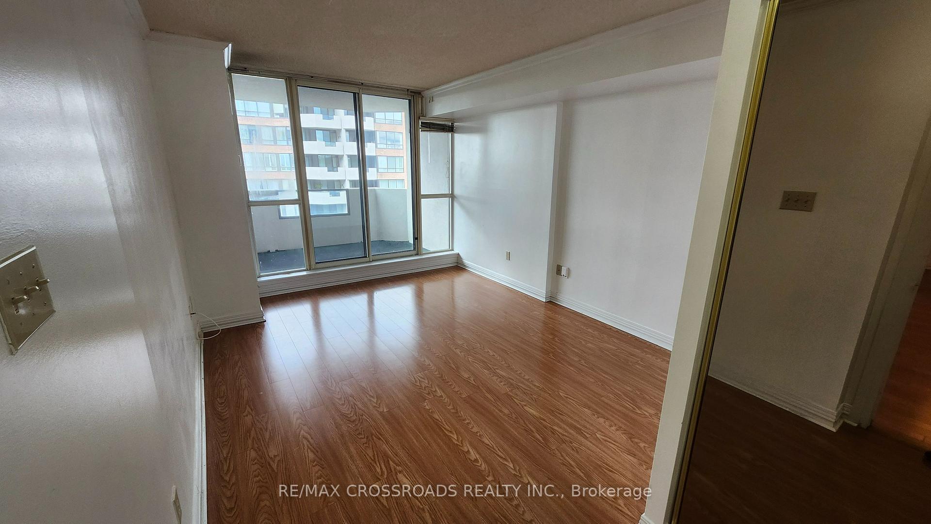 Photo 14 of Unit 823, 25 Austin Drive, Markham, Markville — HOMEH