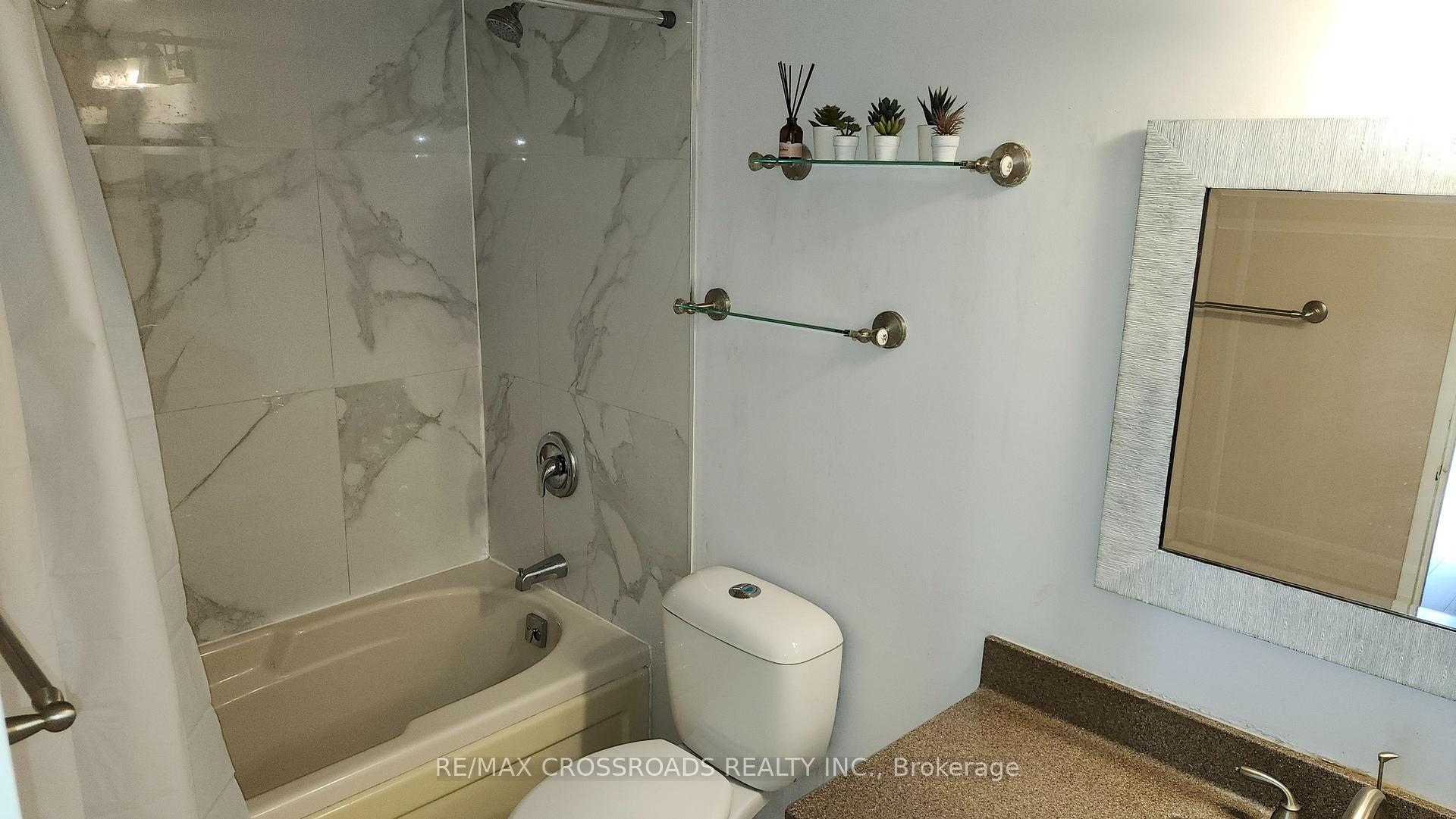 Photo 18 of Unit 823, 25 Austin Drive, Markham, Markville — HOMEH