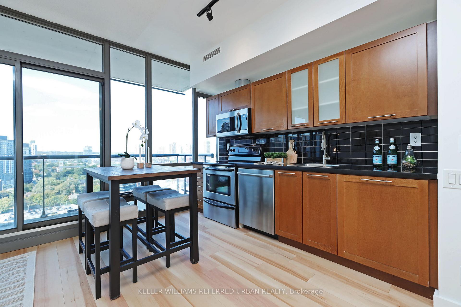 Photo 2 of Unit 1801, 33 Mill Street, Toronto, Waterfront Communities — HOMEH