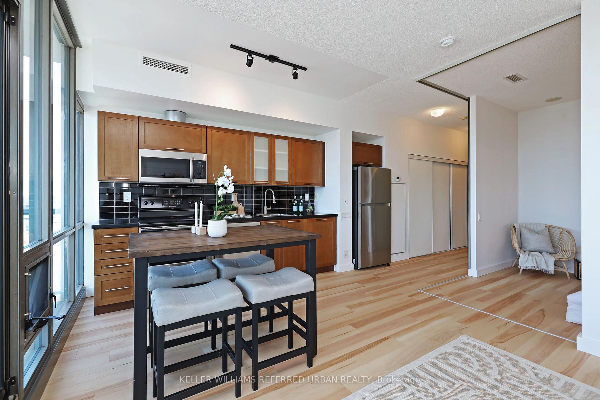 Photo 3 of Unit 1801, 33 Mill Street, Toronto, Waterfront Communities — HOMEH