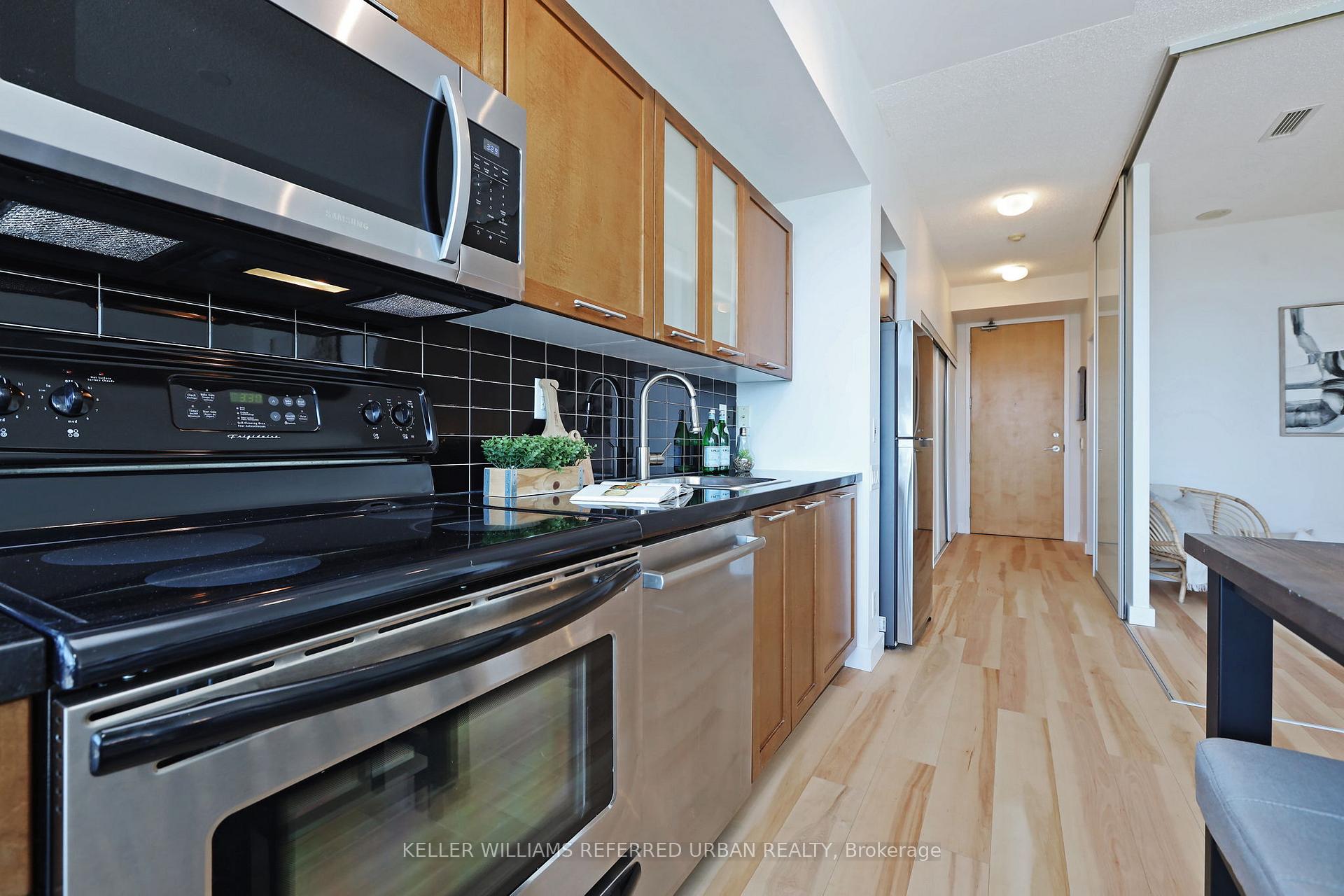 Photo 4 of Unit 1801, 33 Mill Street, Toronto, Waterfront Communities — HOMEH